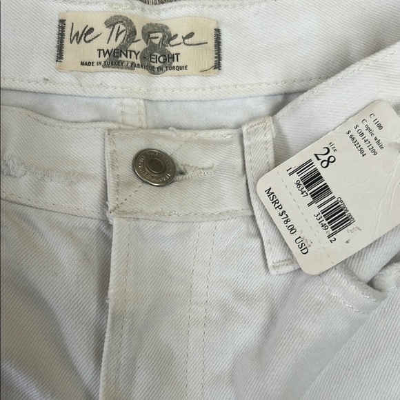 NWT Free People Lasso High Rise Distressed Cutoff Denim Shorts Optic White Sz 28 - Picture 11 of 12